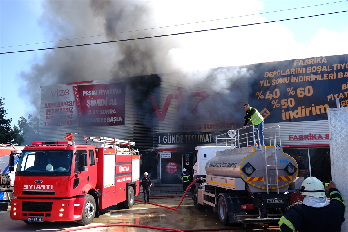 Kırklareli'nde mobilya mağazasında çıkan yangın kontrol altına alındı