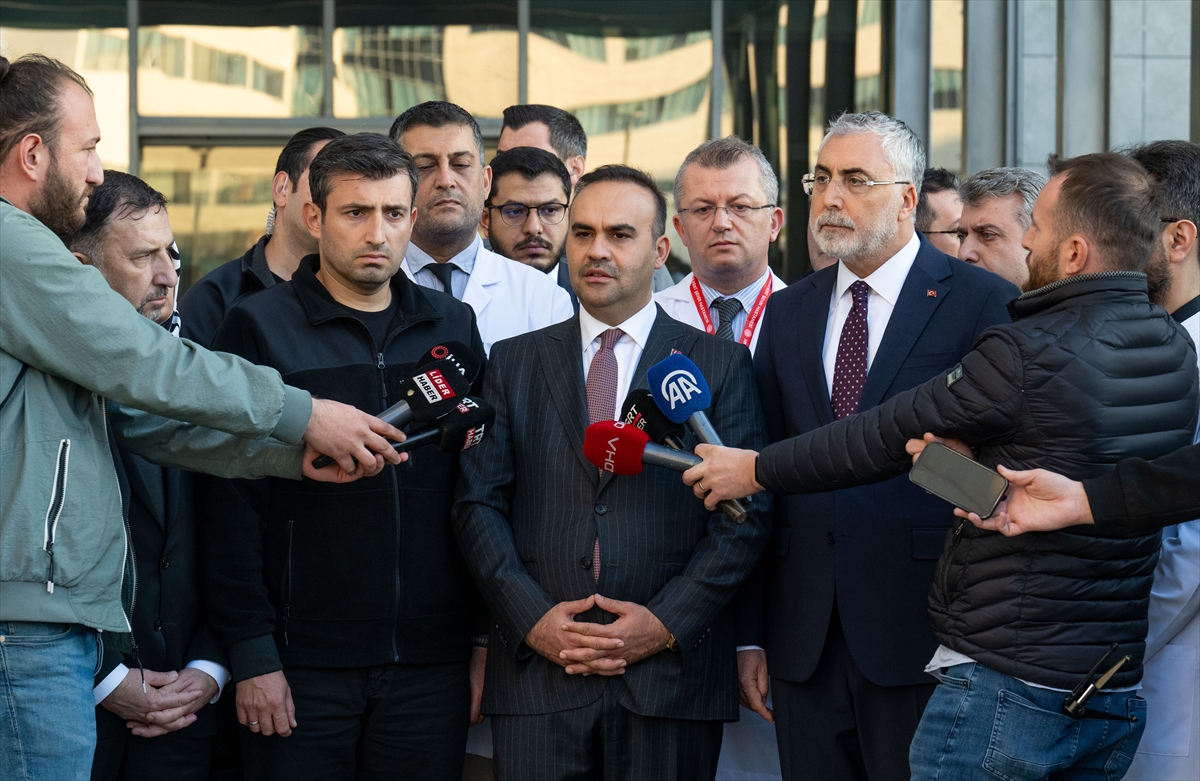 Bakan Kacır, TUSAŞ'a yönelik terör saldırısında yaralananları ziyaret etti