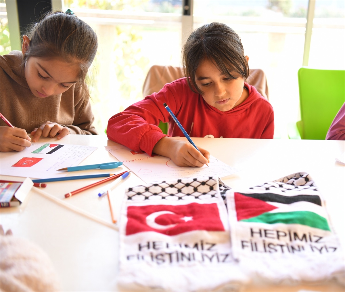 Malatya'da çocuklar, Filistinli akranlarına destek için mektup yazdı