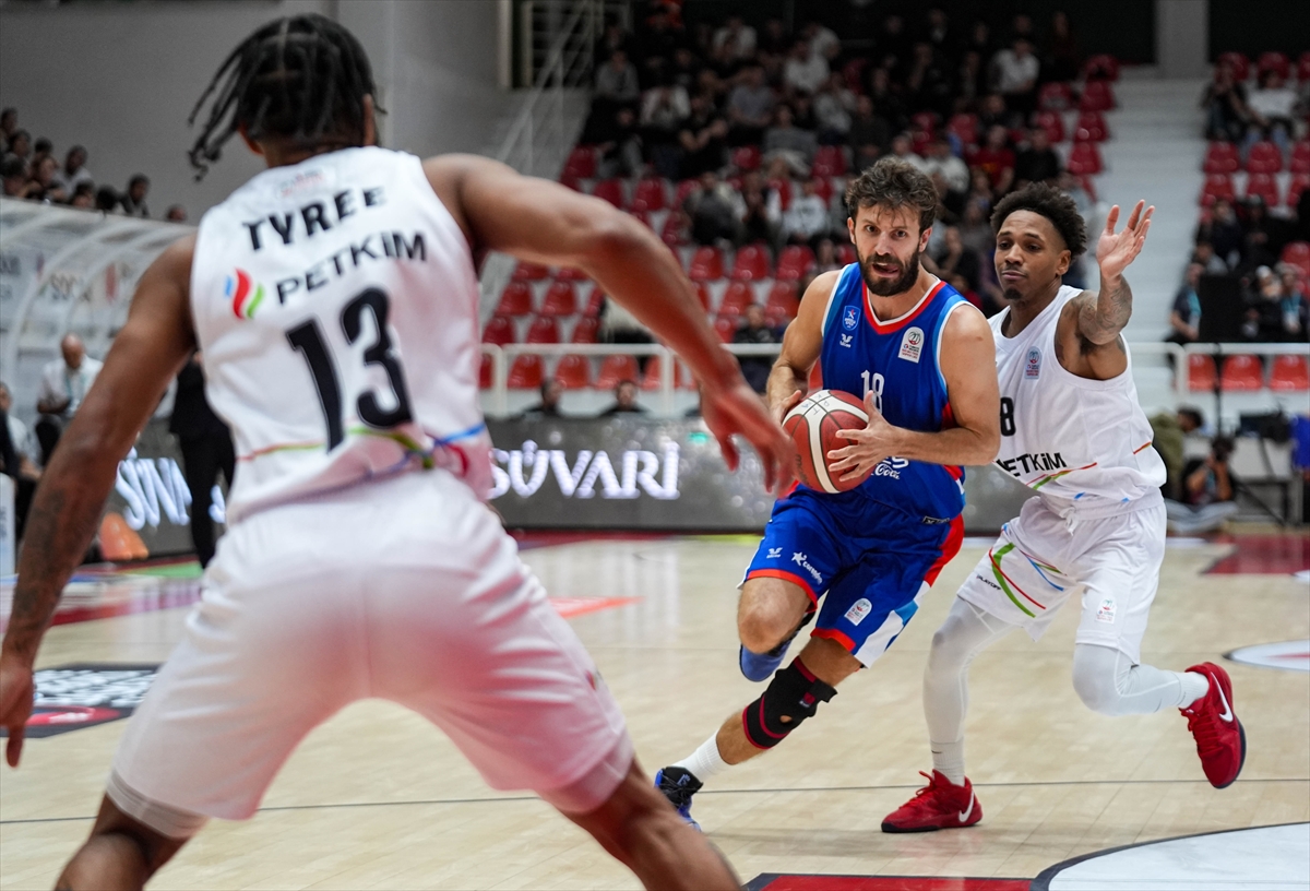 Aliağa Petkimspor: 79 - Anadolu Efes: 85