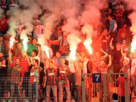 Maç sonu ortalık savaş alanına döndü