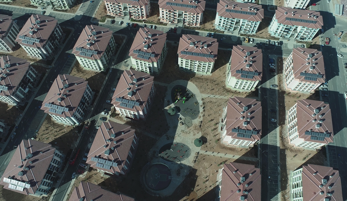 Malatya'nın Yeşilyurt ilçesindeki deprem konutları hak sahiplerine teslim ediliyor