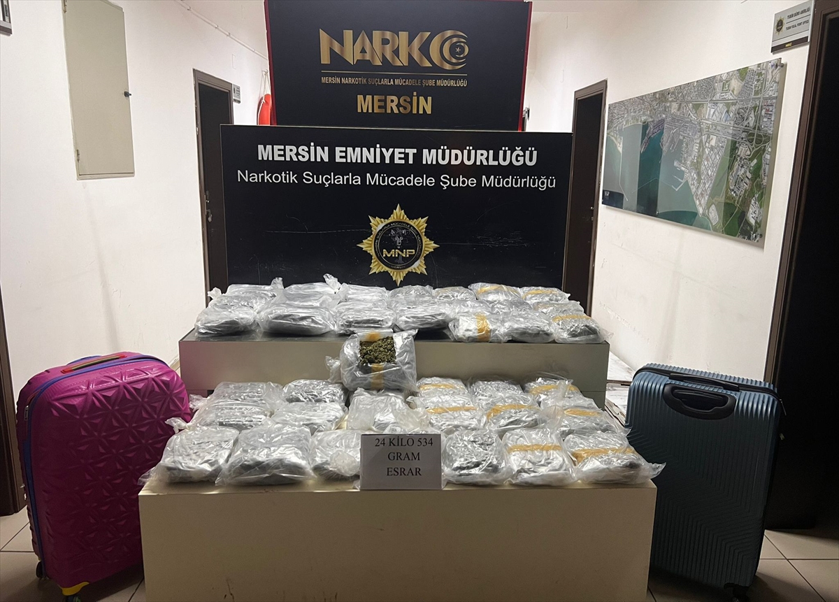 Mersin ve Adana'daki uyuşturucu operasyonlarında 33 kilogram esrar ele geçirildi