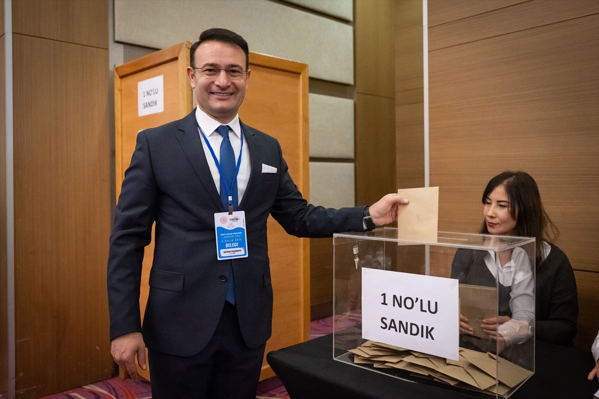 Türkiye Triatlon Federasyonu başkanlığına Bayram Yalçınkaya yeniden seçildi