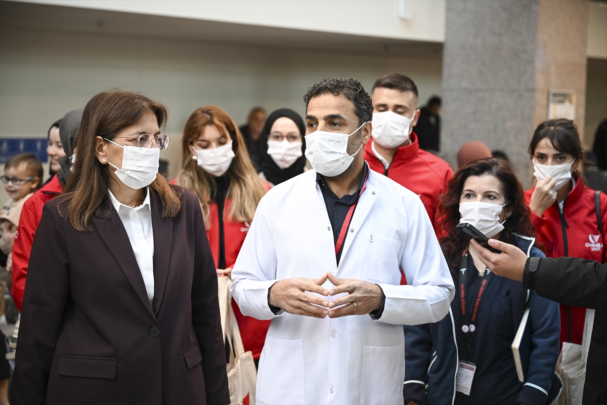 Cansağlığı Vakfı gönüllüleri, lösemili çocukları ziyaret etti