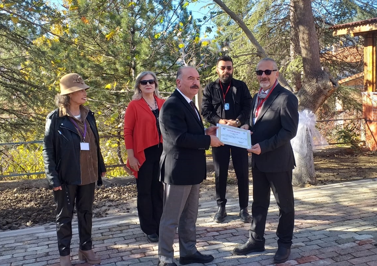 Çorum'da "Hughette Eyüboğlu, Bir Renk Bir İz Sanat Çalıştayı Sergisi" açıldı