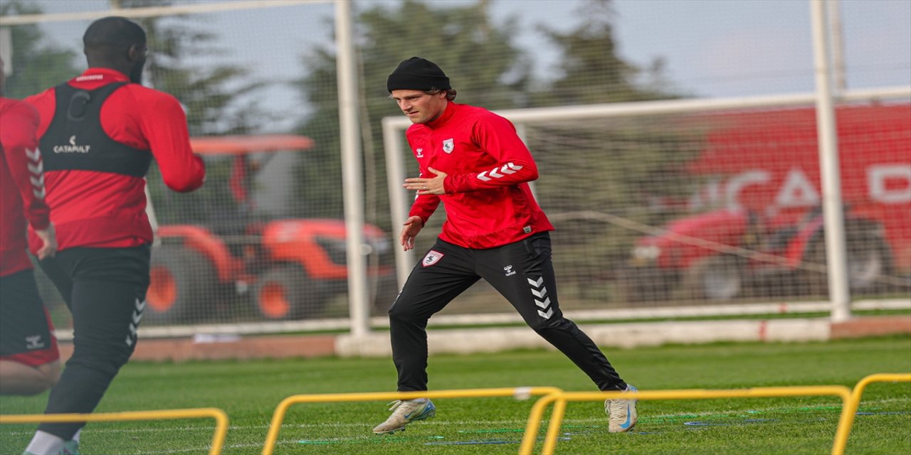 Samsunspor, 24 Kasım Pazar günü sahasında Alanyaspor ile yapacağı maçın hazırlıklarına devam etti.