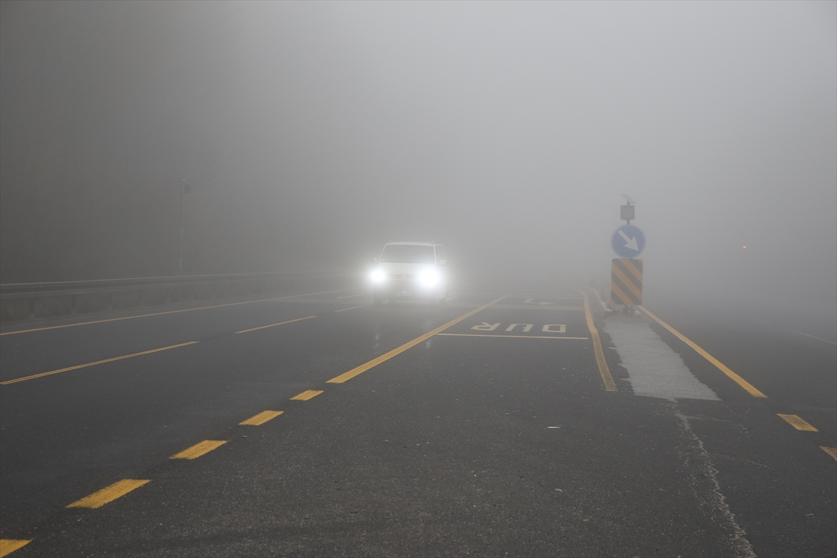 Bolu Dağı'nda sis etkili oluyor