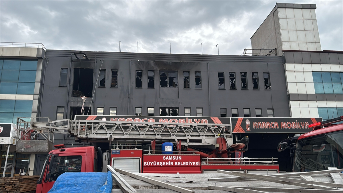 Samsun'da mobilya imalathanesinde dört ayda üçüncü kez çıkan yangın söndürüldü
