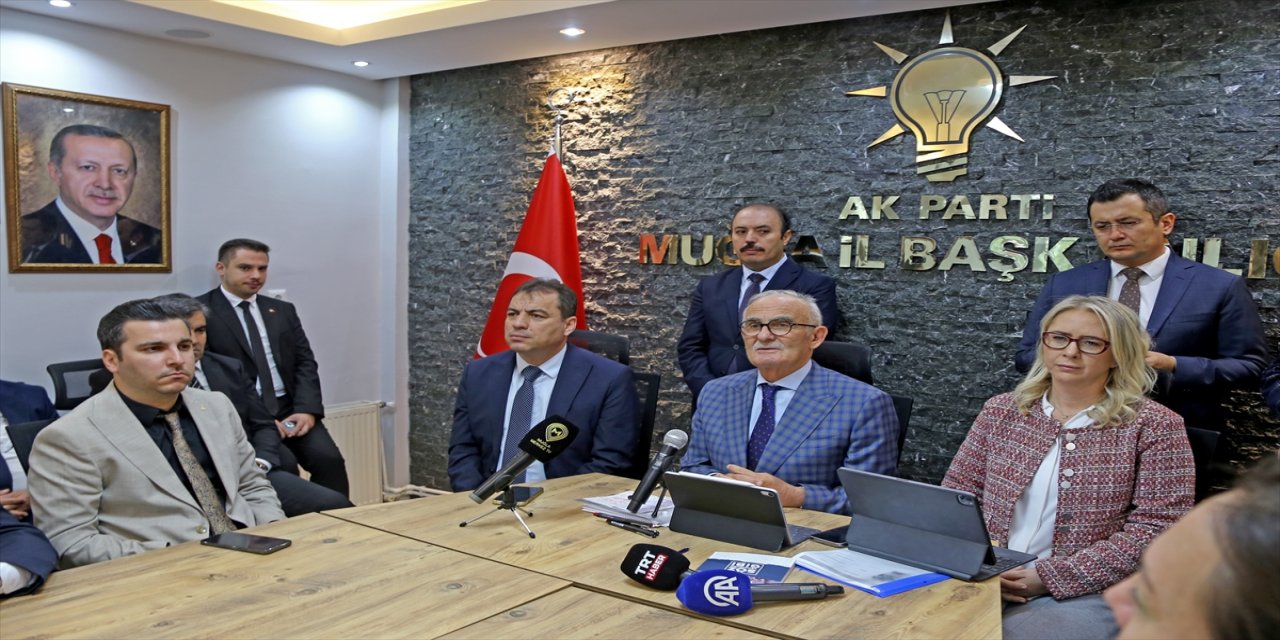 "Milletimize hizmet ettiğimiz sürece, Allah'ın da rızasını alacağına inanan insanlarız."