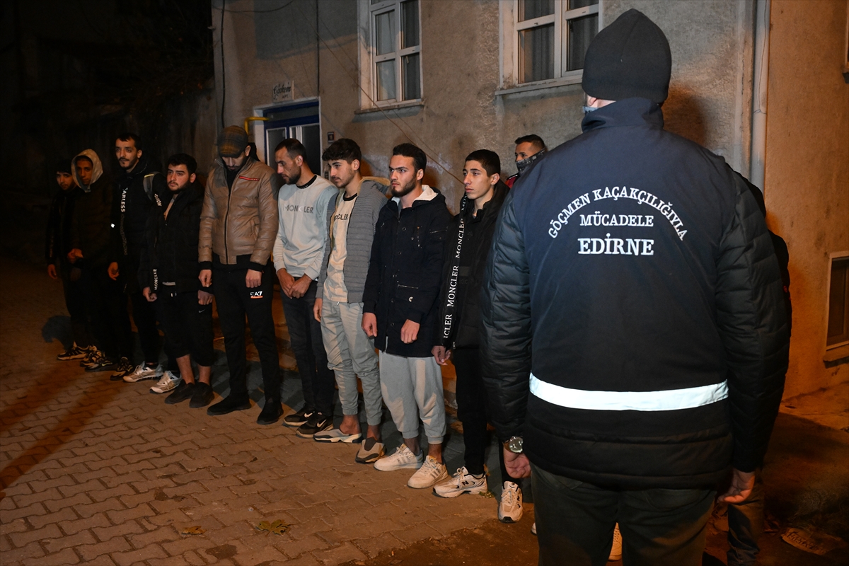 Edirne'de 13 düzensiz göçmen yakalandı