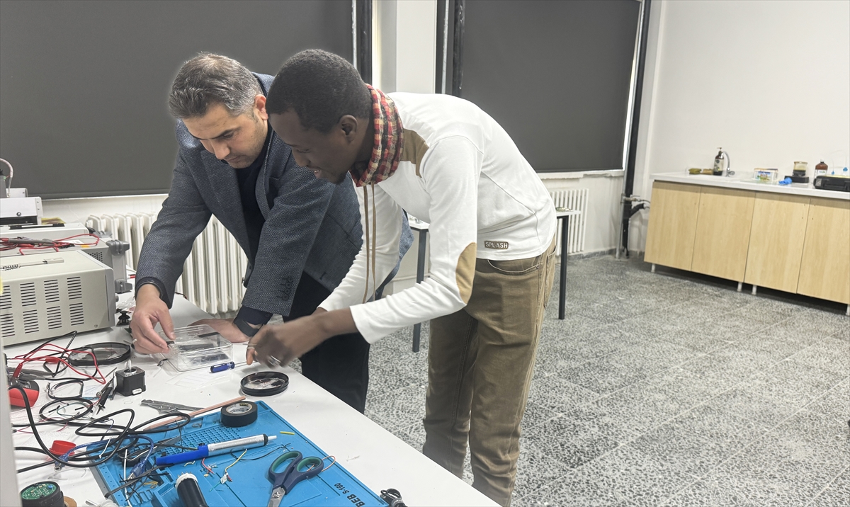 Erciyes Üniversitesinde düşük voltajlı radyasyon dedektörü üretildi