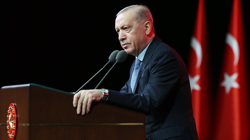 'Sözleşme yaşatır' sloganı da marjinal kesimlerin ideolojik kavga aparatı olma dışında hiçbir anlam taşımıyor