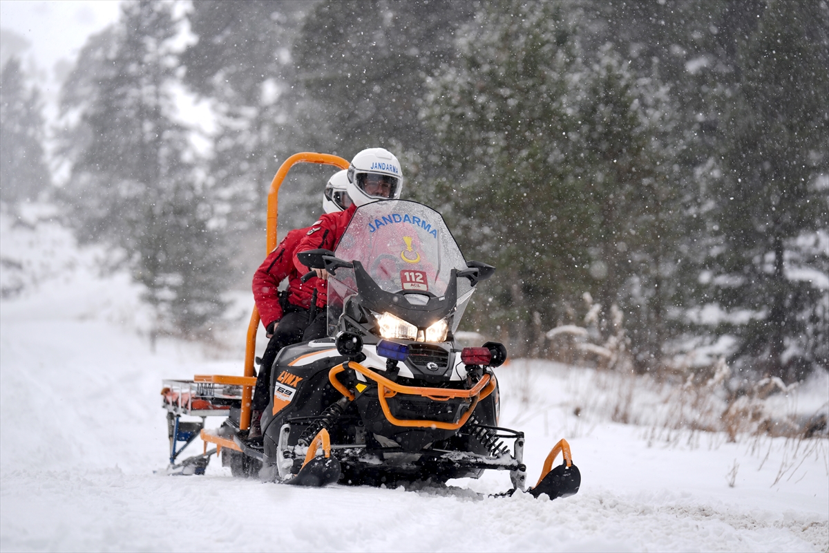 Kartalkaya'da JAK timleri tatilcilerin güvenliği için teyakkuzda
