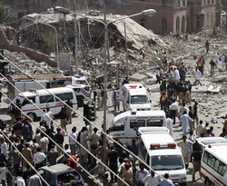 Lahor'da istihbarat binasına saldırı