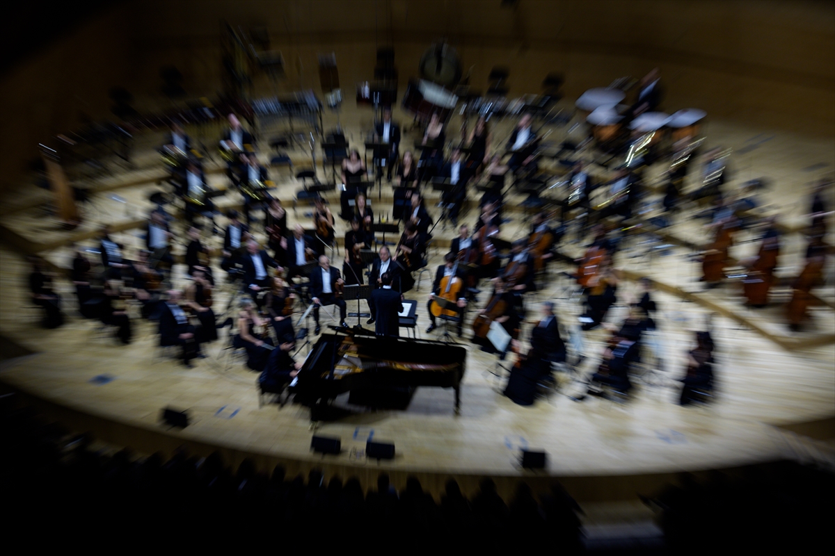 CSO "Sinan'ın Gölgesi" eserinin dünya prömiyerini yaptı