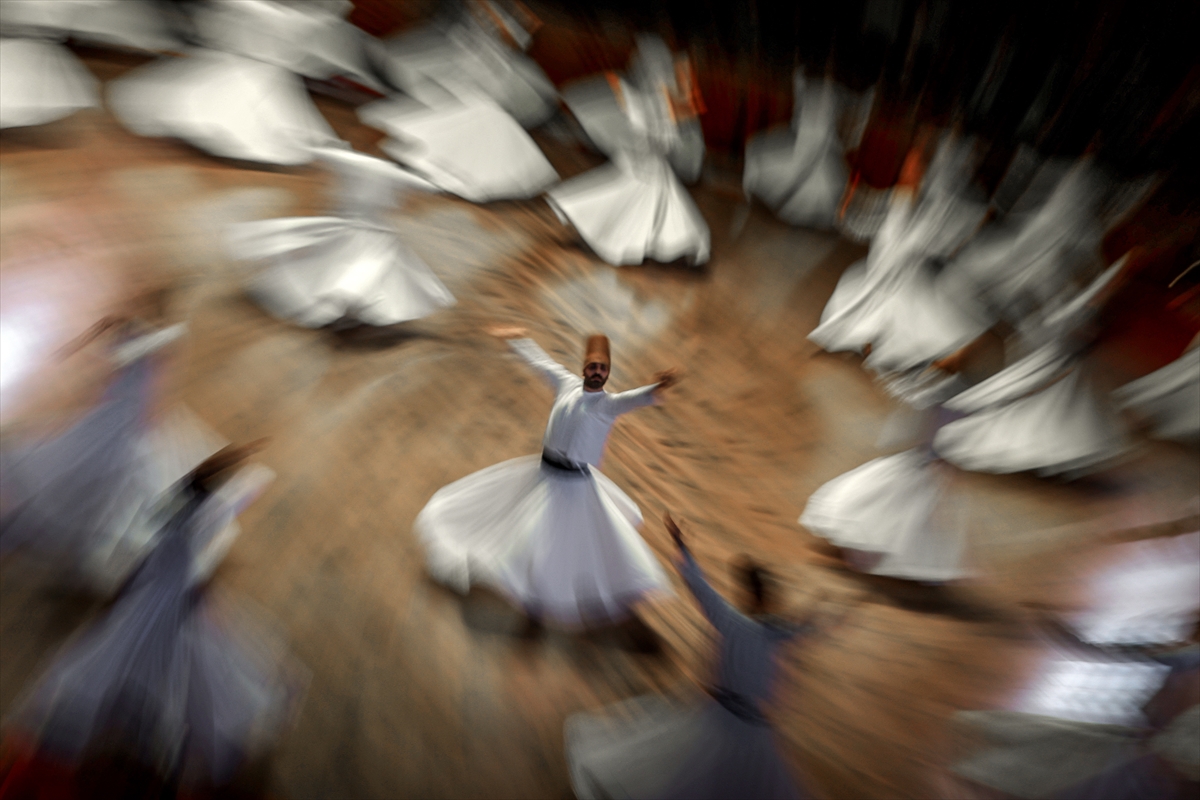 Gündüz tennure diken terzi akşam sema dönüyor