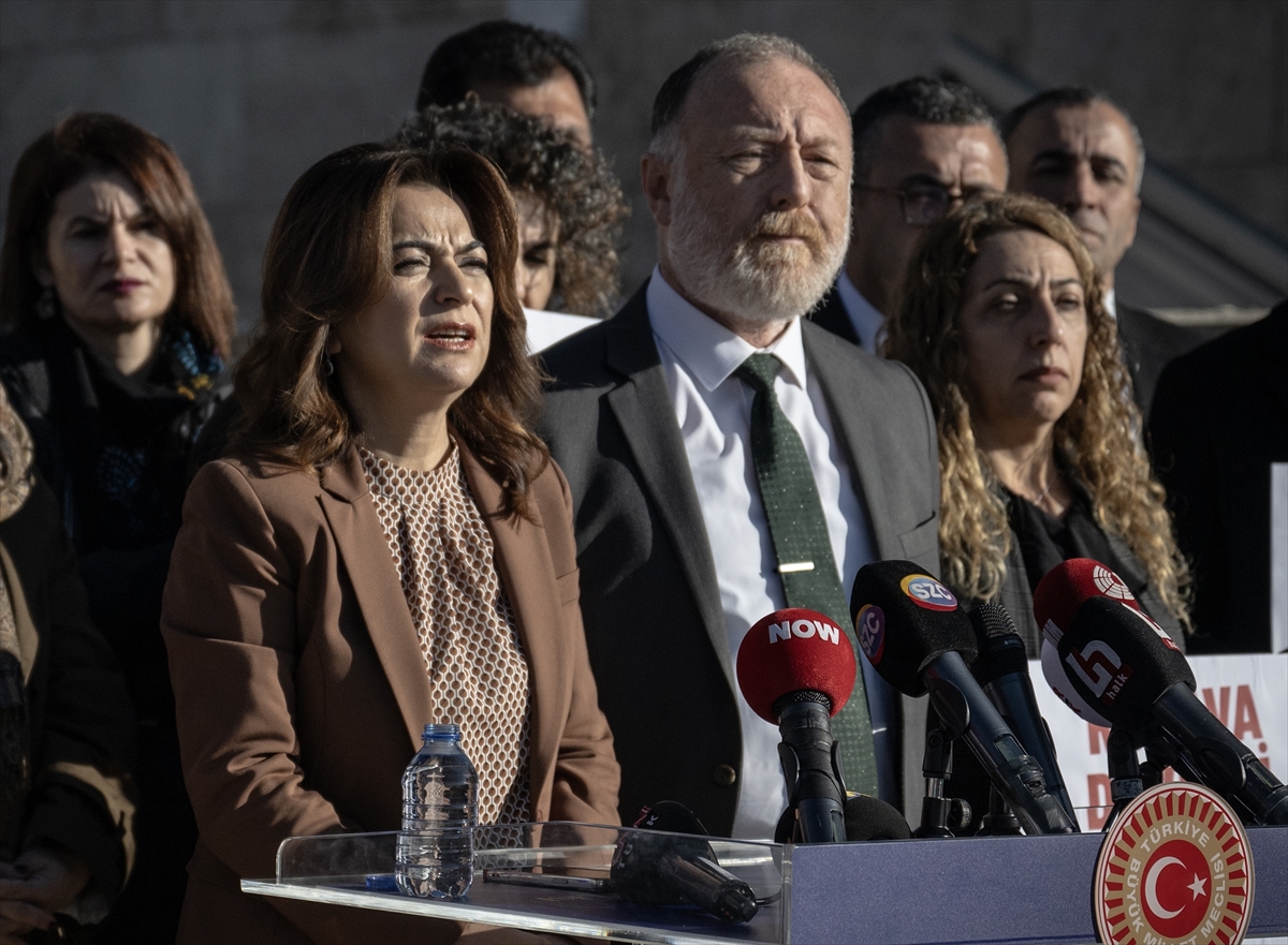 Suriye'de ve Türkiye'de barış istiyoruz.