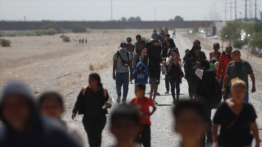 Göç krizini çözemeyen Avrupa'da aşırı sağ yükseliyor