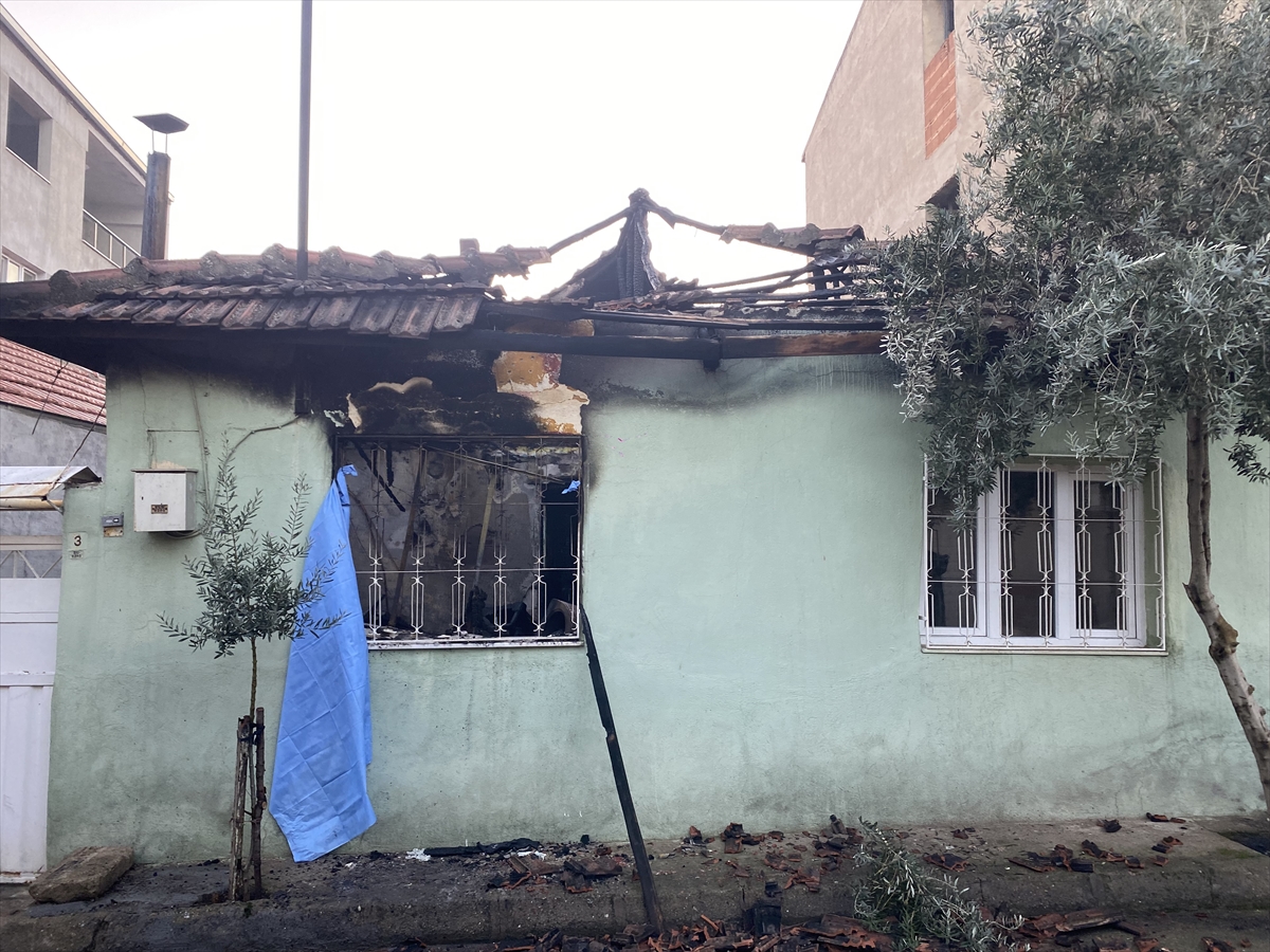 Manisa'da evde çıkan yangında yaşlı çift hayatını kaybetti