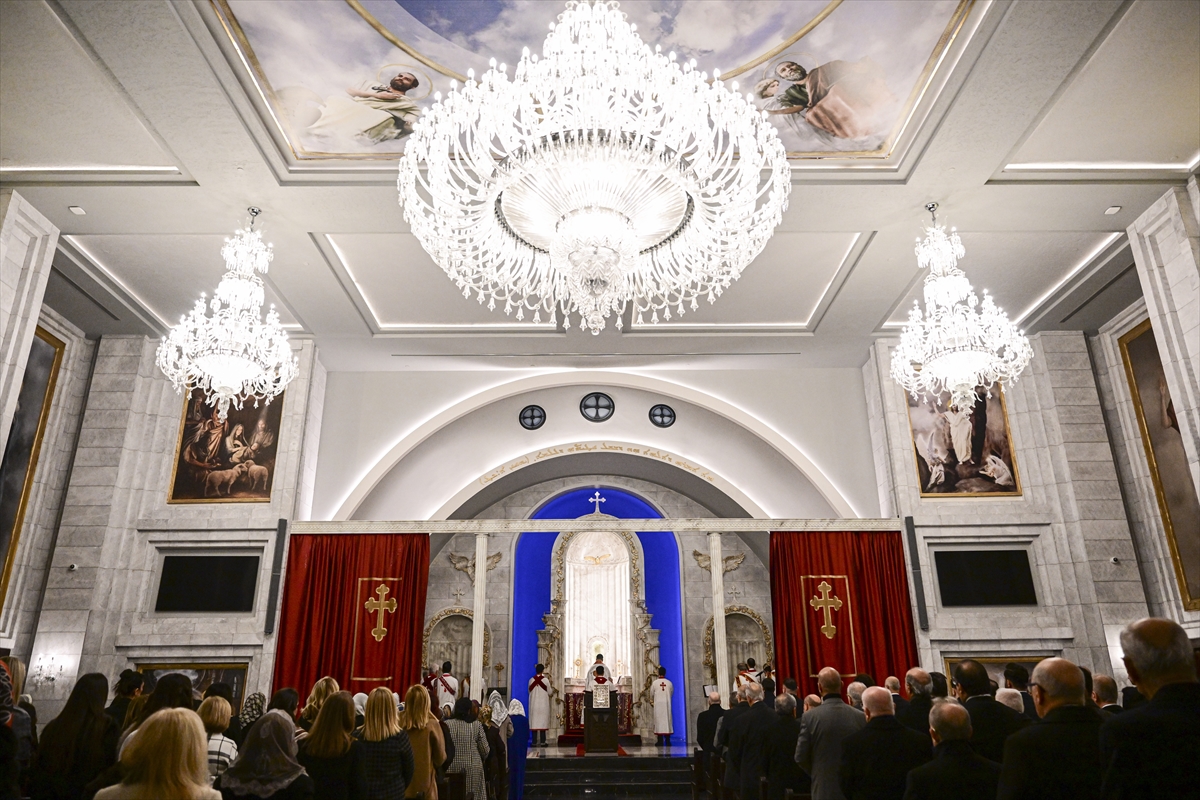 Bakırköy'deki Mor Efrem Süryani Kadim Kilisesi'nde Noel ayini düzenlendi