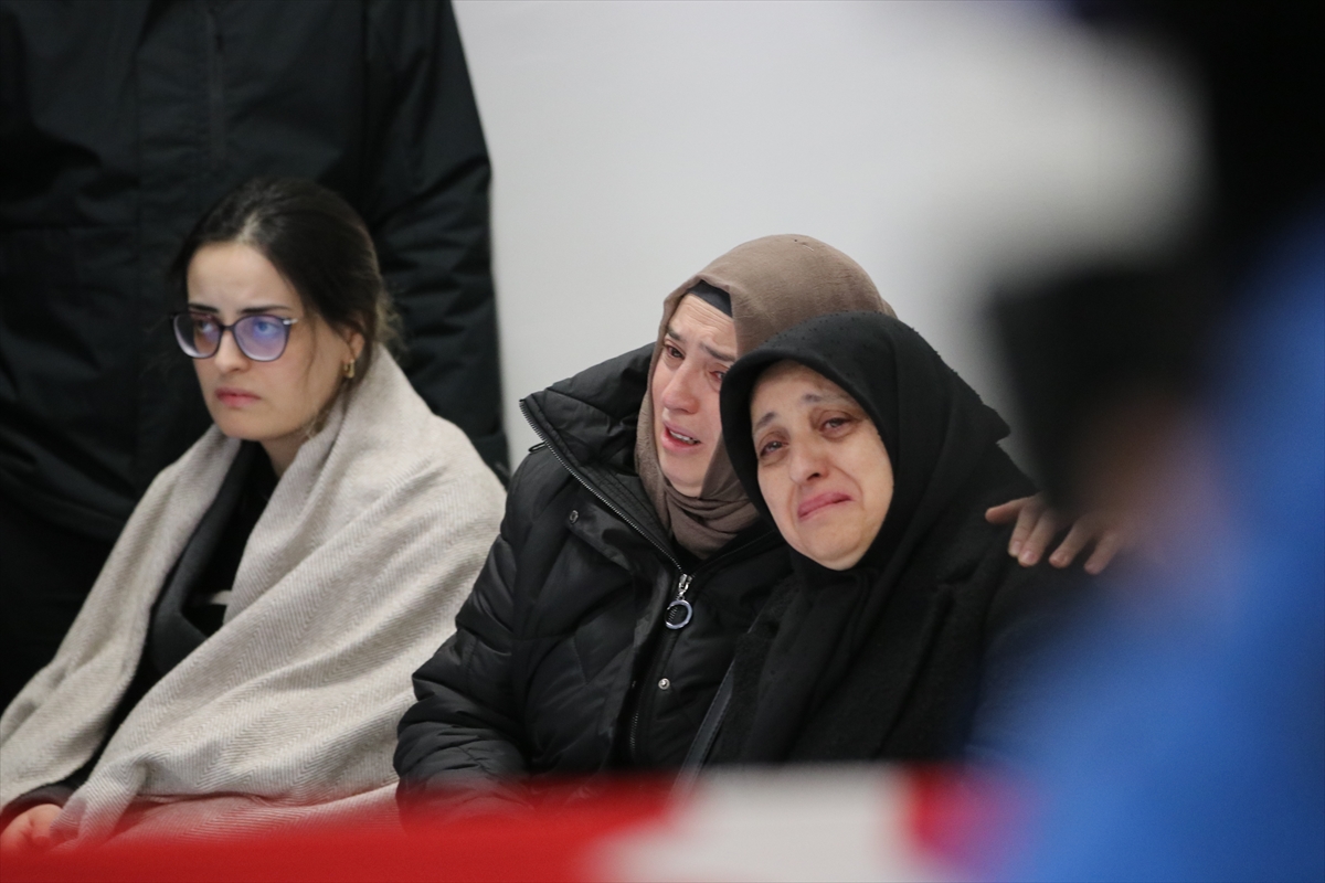 Erzurum'da üzerine buz kütlesi düşmesi sonucu ölen üniversite öğrencisi için tören düzenlendi