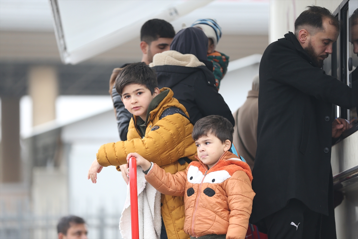 Suriyelilerin Hatay'daki sınır kapılarından ülkelerine dönüşü sürüyor