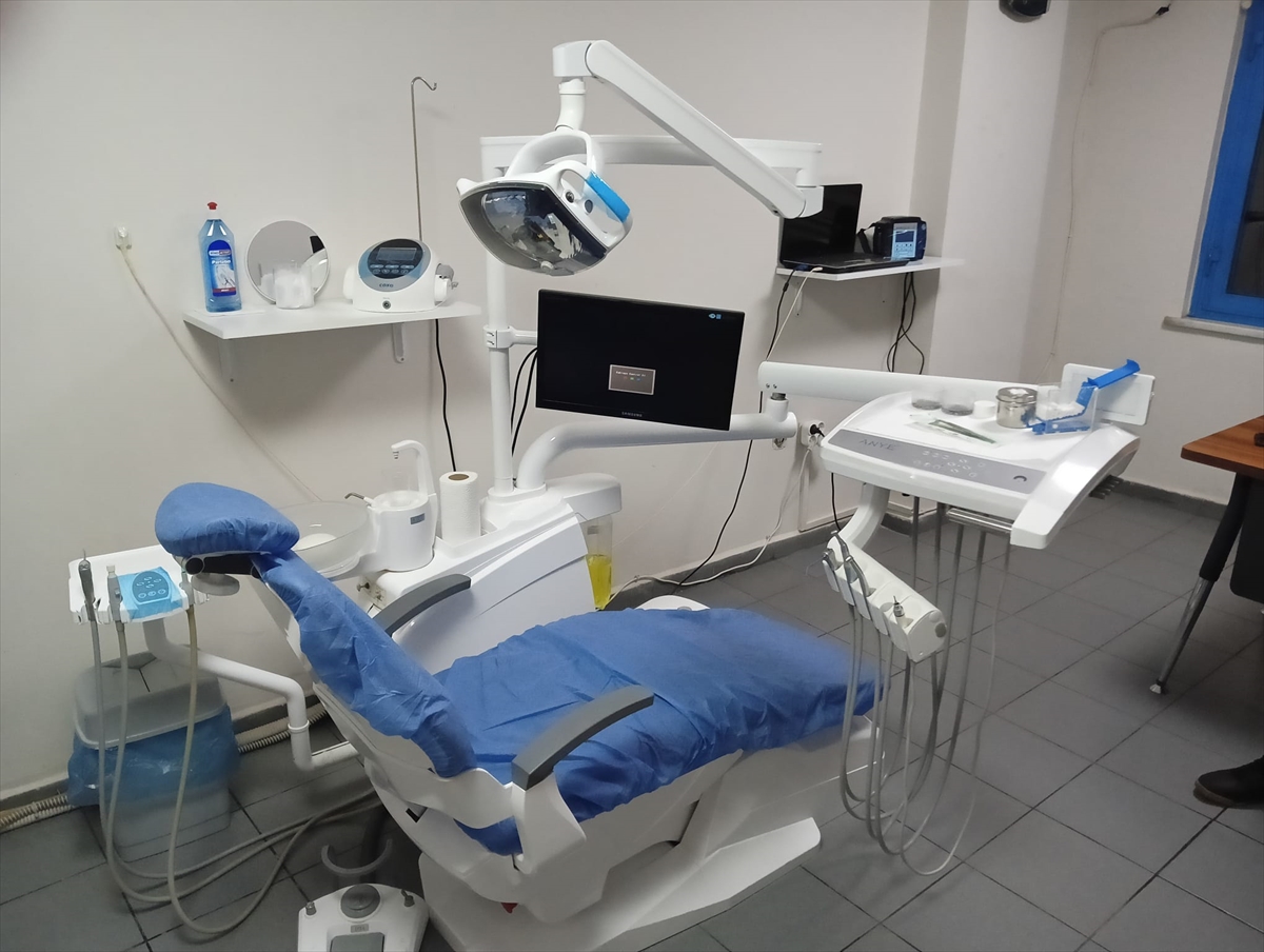 Bursa'da kaçak diş kliniği mühürlendi
