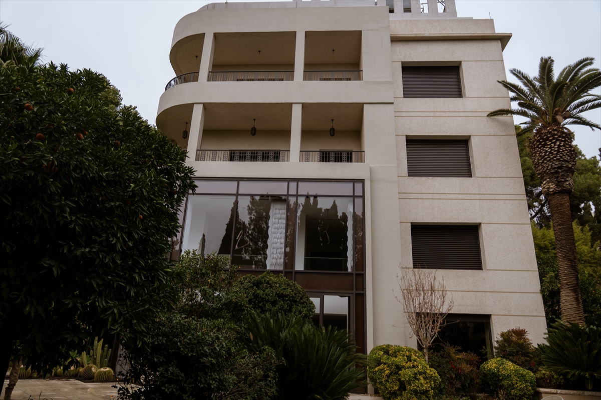 Suriyeliler rejimin zulmü altında ezilirken Beşşar Esed Şam'daki konutunda lüks içinde yaşıyordu