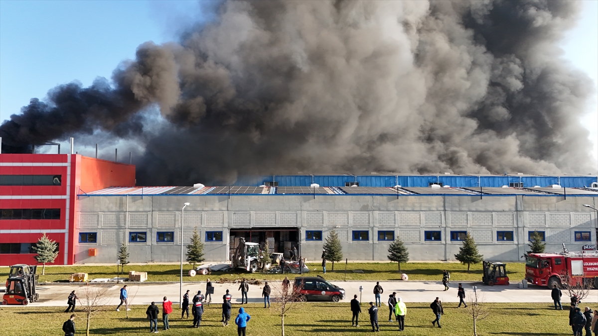 Kırklareli'nde oyuncak fabrikasında çıkan yangın söndürüldü