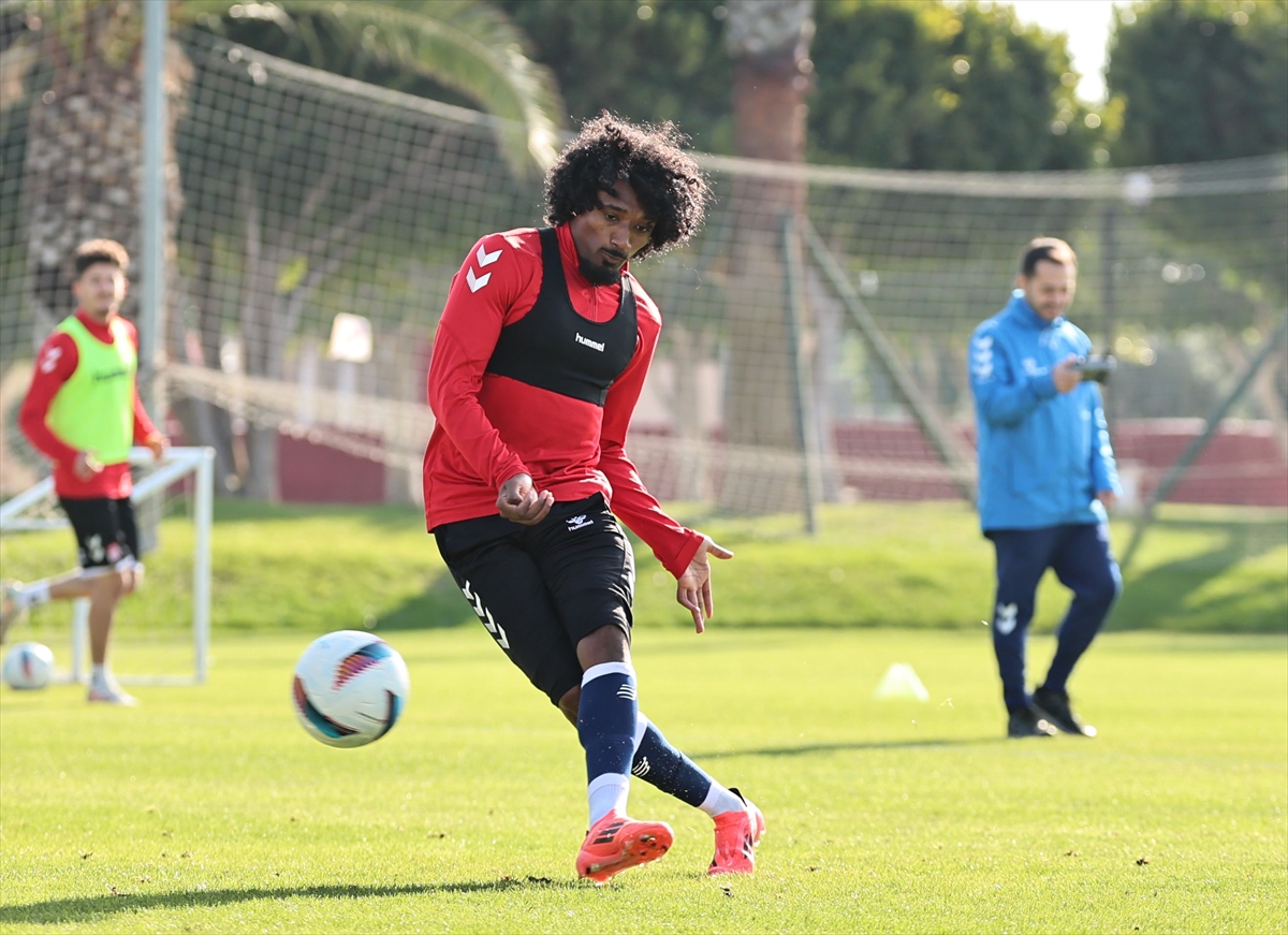 Sivasspor'un Antalya kampı devam ediyor