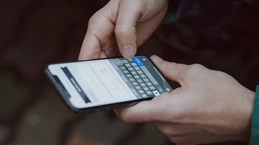 İlk ve orta dereceli okullarda cep telefonu kullanımını yasaklayan yasa onaylandı