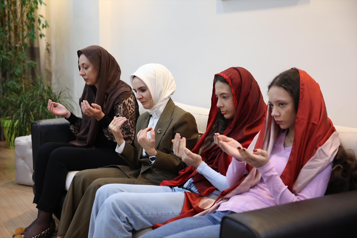 Bakan Göktaş, Edirne'de şehit ailesini ziyaret etti