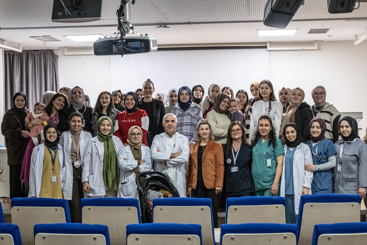 Anne adayları ile ebeler "Normal Doğum Buluşması"nda bir araya geldi