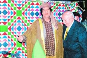 Kaddafi Erbakan'a neden fırça attı