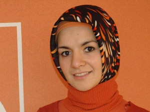 Belçika'nın  ilk başörtülü milletvekili