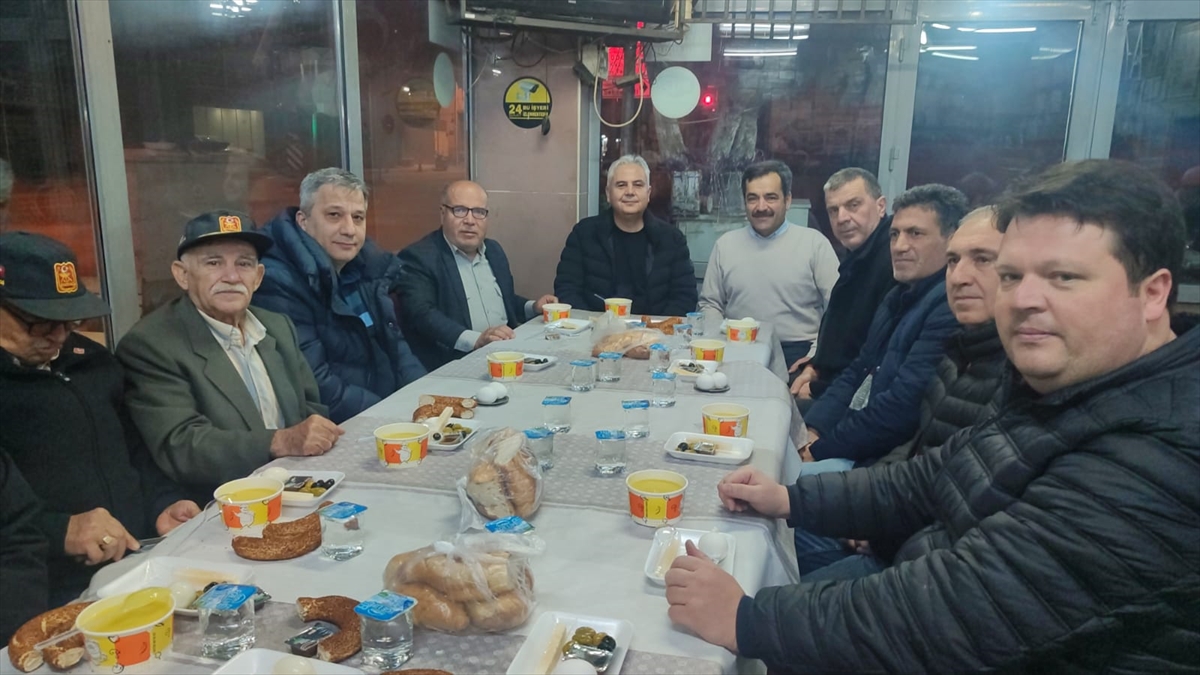 İzmir'de kahvehanede sahur geleneği