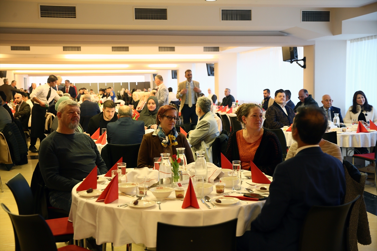 Viyana'da Türk çatı kuruluşu ATİB, iftar programı düzenledi