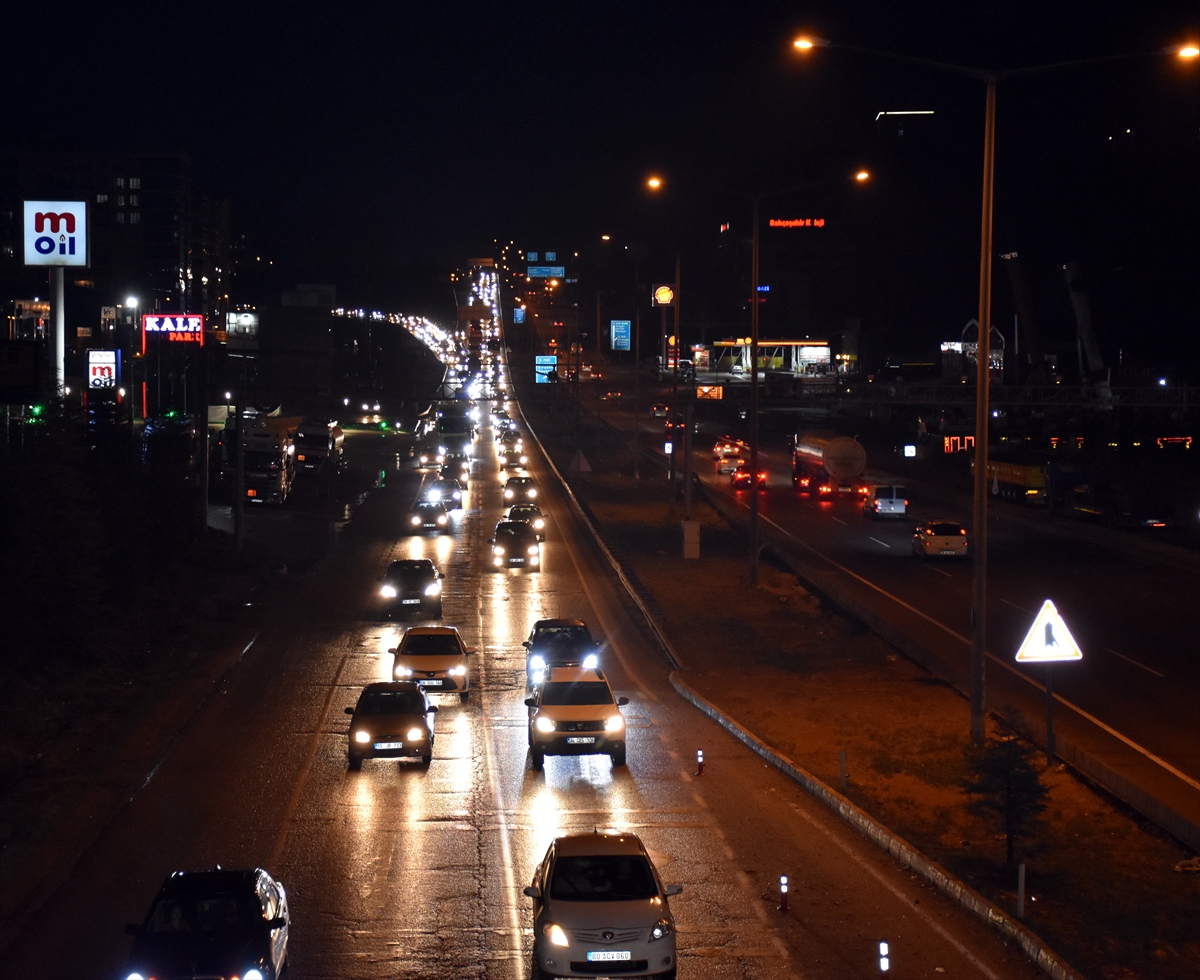 Kırıkkale'de bayram tatili dönüşü hareketliliği devam ediyor