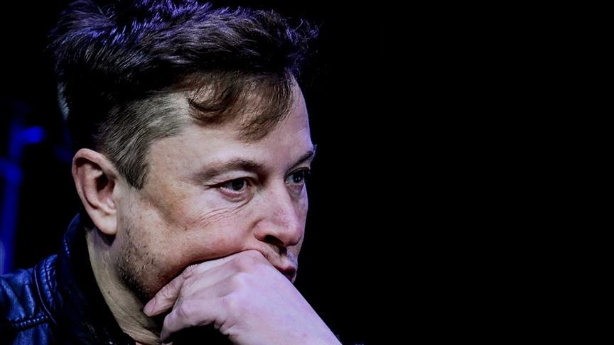 Musk, Trump'ın ticaretten sorumlu kıdemli danışmanı Navarro'ya "geri zekalı" dedi