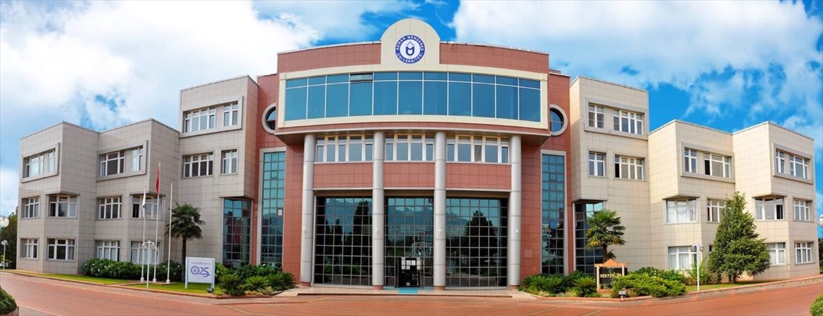 Başörtülülere hakaret ettiği öne sürülen akademisyene soruşturma