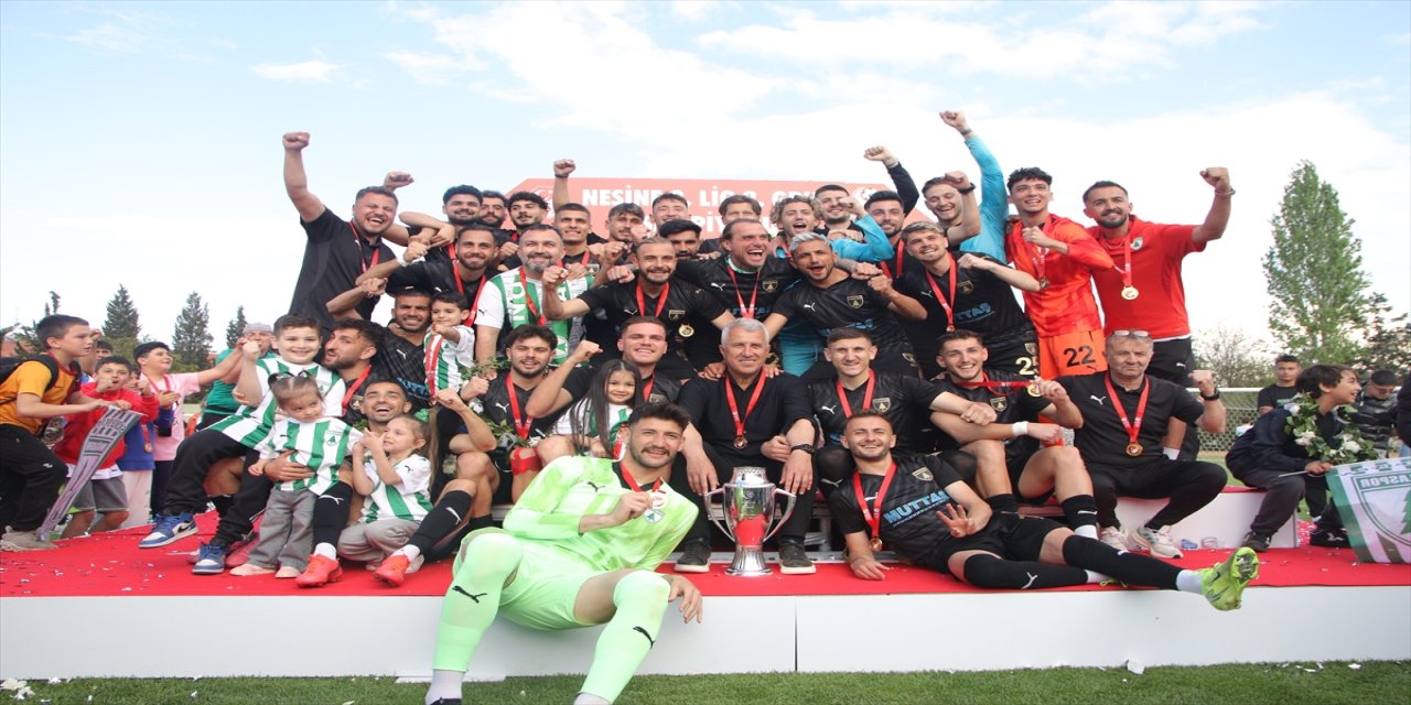 Muğlaspor 19 Yıl Sonra TFF 2. Lig'de: Şampiyonluk Kupasını Kaldırdı