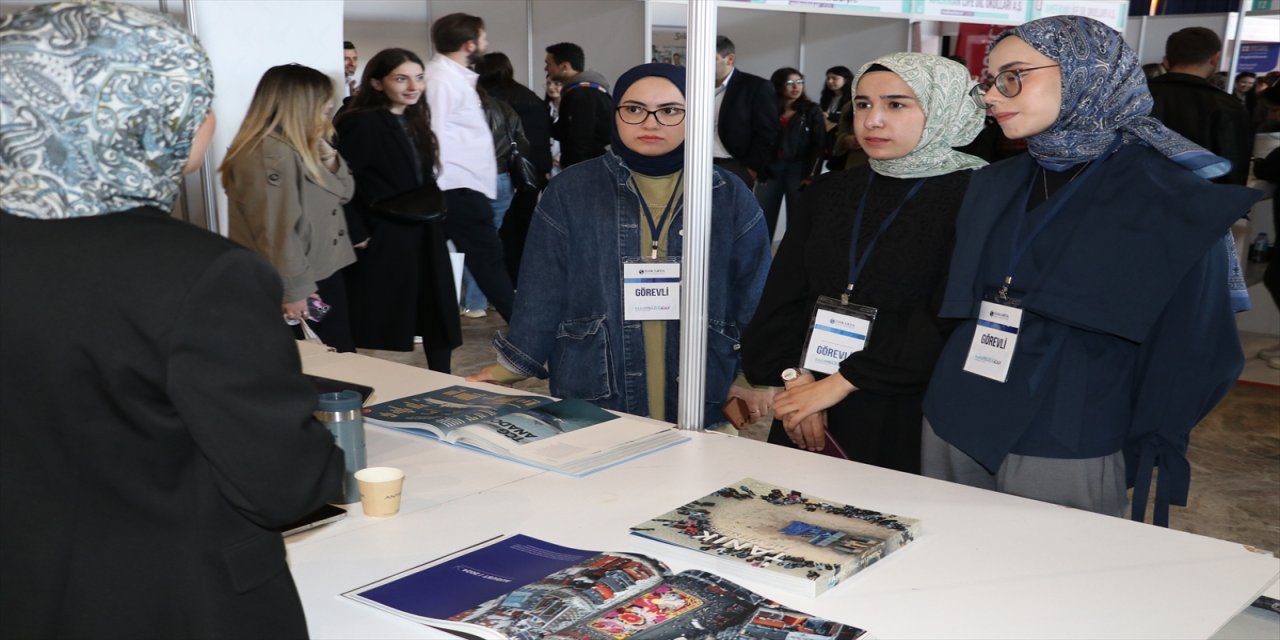 Anadolu Ajansı Marmara Kariyer Fuarı'nda gençlerle buluştu