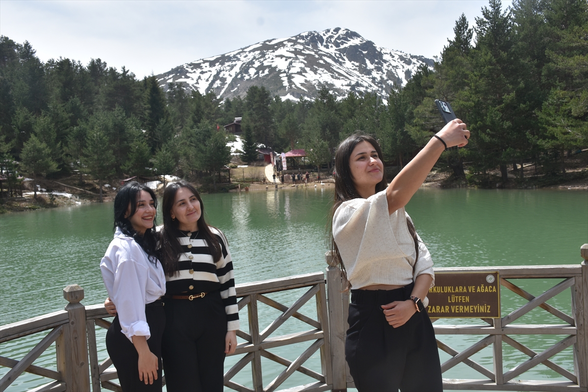 Gümüşhane'deki Limni Gölü'nde turizm sezonu başladı