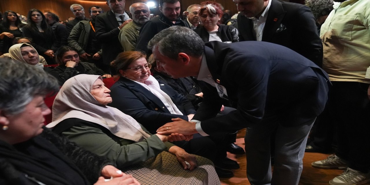 CHP Genel Başkanı Özgür Özel’e yumruklu saldırı