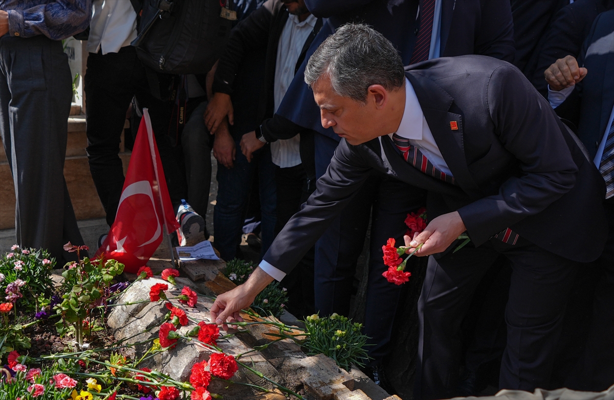 Deniz Gezmiş'in durduğu yerde durmaya devam ediyoruz.