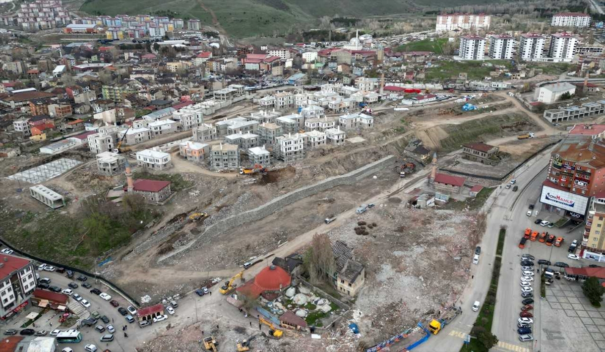 Erzurum'da eski mahalle yerinde dönüşümle ayağa kaldırılıyor