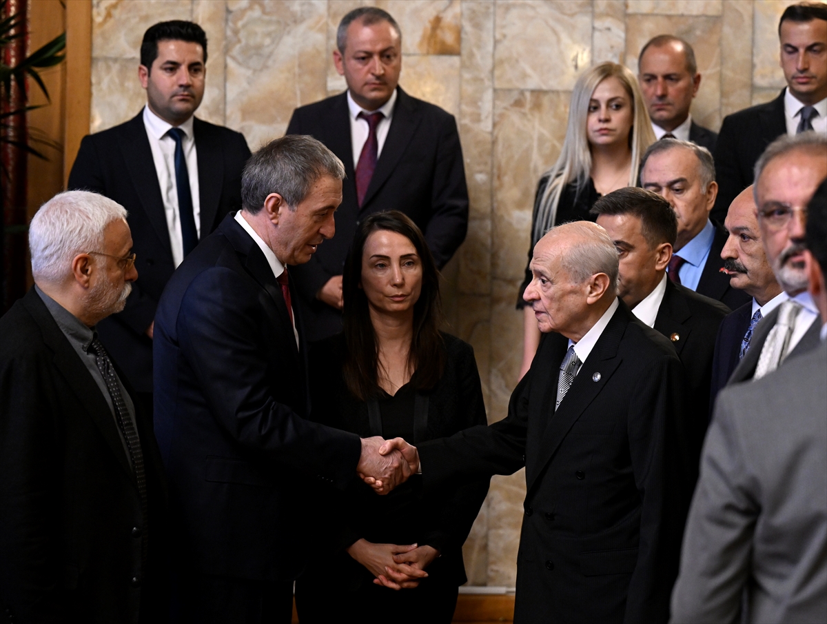 MHP Genel Başkanı Bahçeli'den Sırrı Süreyya Önder için DEM Parti'ye Meclis'te taziye ziyareti