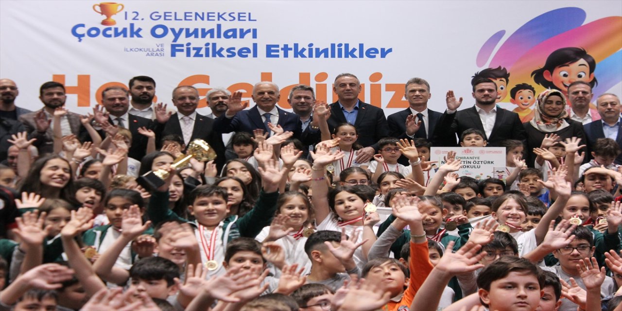 Ümraniye'de geleneksel çocuk oyunları etkinliği ödül töreniyle sona erdi