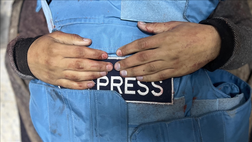 İsrail, Han Yunus'taki hastaneye düzenlediği saldırıda bir gazeteciyi öldürdüğünü itiraf etti